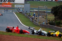 Rubens Ralf'i Arkadan Koklarken